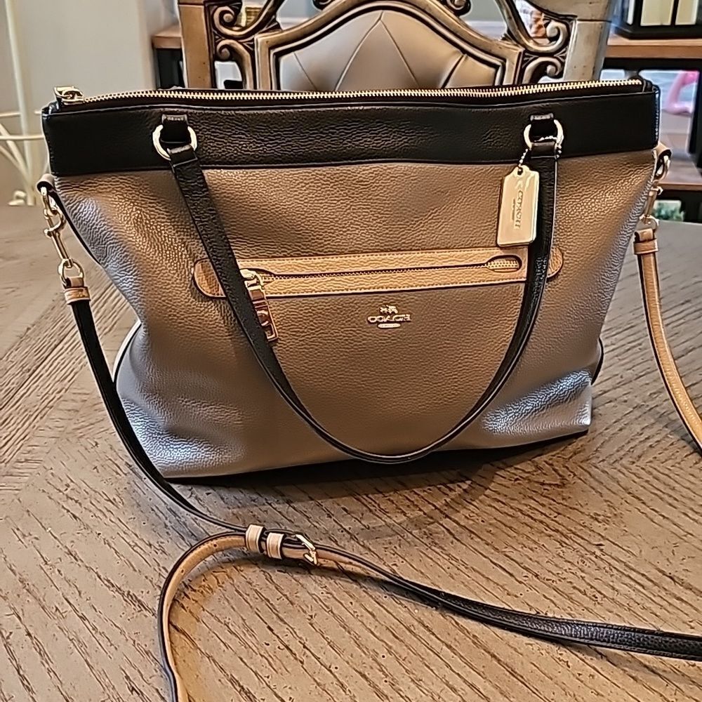 Coach leather purse tan black and taupe excellent new condition - Picture 12 of 12